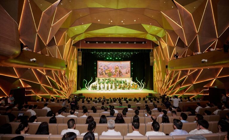 Bông khoáng Remak® Rockwool góp phần hoàn thiện Nhà hát Hồ Gươm – Công trình chuyên nghiệp đầu tiên tại Việt Nam đạt tiêu chuẩn quốc tế​