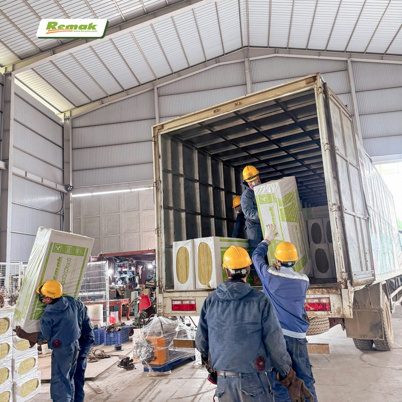 Bông khoáng cách âm cách nhiệt chống cháy Remak giá cả cực cạnh tranh